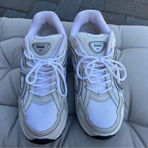 Dior White Sneakers Minimalist Low-Top Design